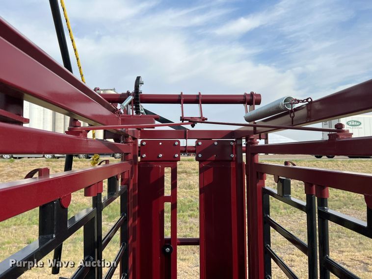 image for item DR1344 Livestock squeeze chute