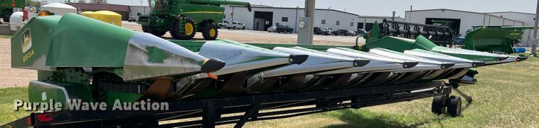 image for item DR1360 1995 John Deere 853A  all-crop head