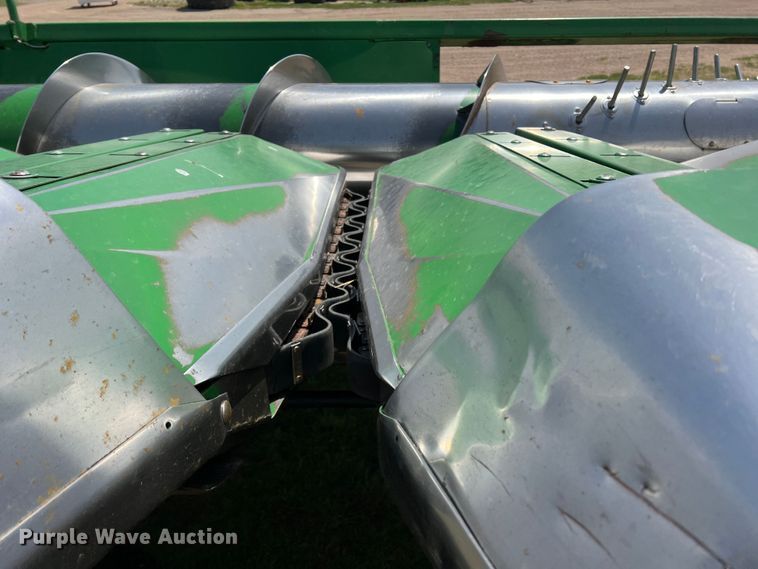 image for item DR1360 1995 John Deere 853A  all-crop head