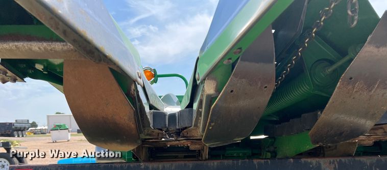 image for item DR1360 1995 John Deere 853A  all-crop head