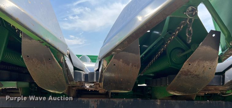 image for item DR1360 1995 John Deere 853A  all-crop head