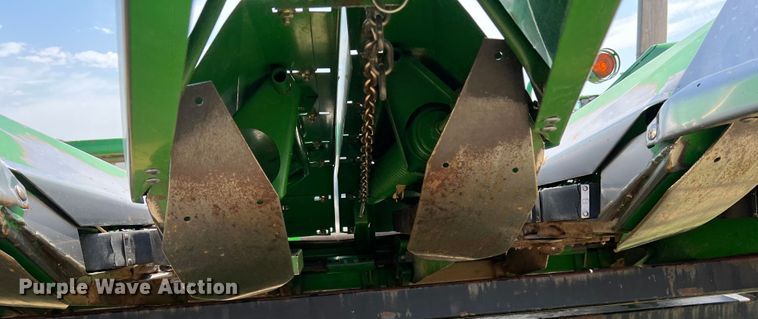 image for item DR1360 1995 John Deere 853A  all-crop head