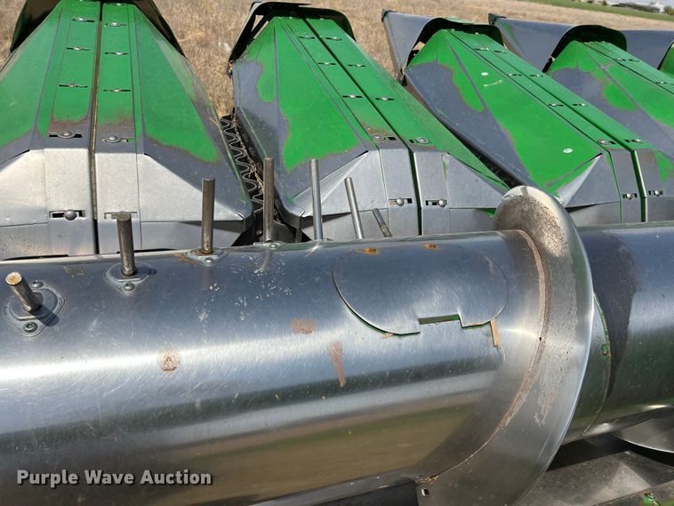 image for item DR1360 1995 John Deere 853A  all-crop head