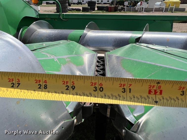 image for item DR1360 1995 John Deere 853A  all-crop head