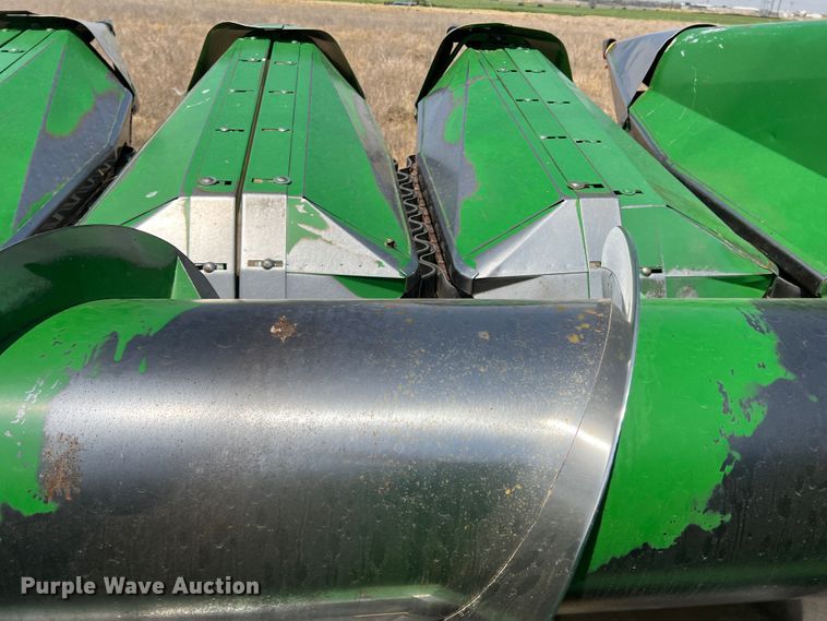 image for item DR1360 1995 John Deere 853A  all-crop head