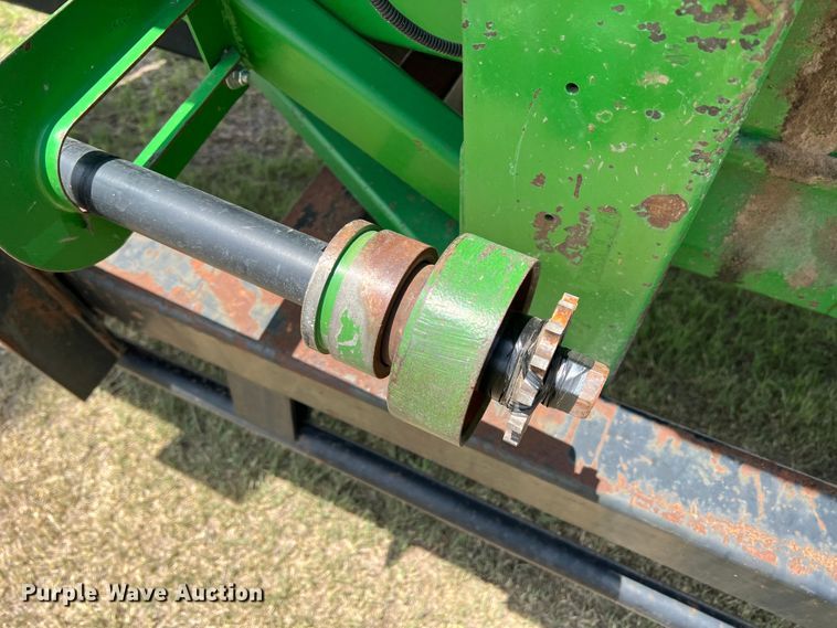 image for item DR1360 1995 John Deere 853A  all-crop head