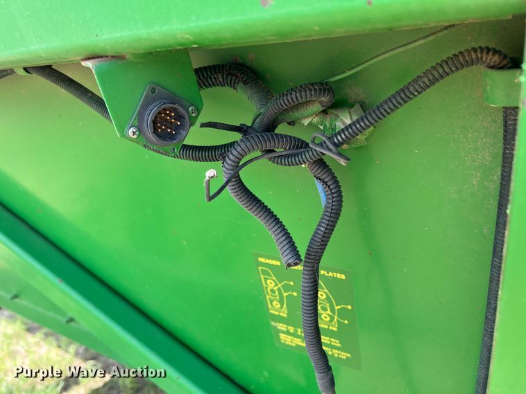 image for item DR1360 1995 John Deere 853A  all-crop head