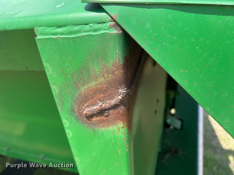 image for item DR1360 1995 John Deere 853A  all-crop head