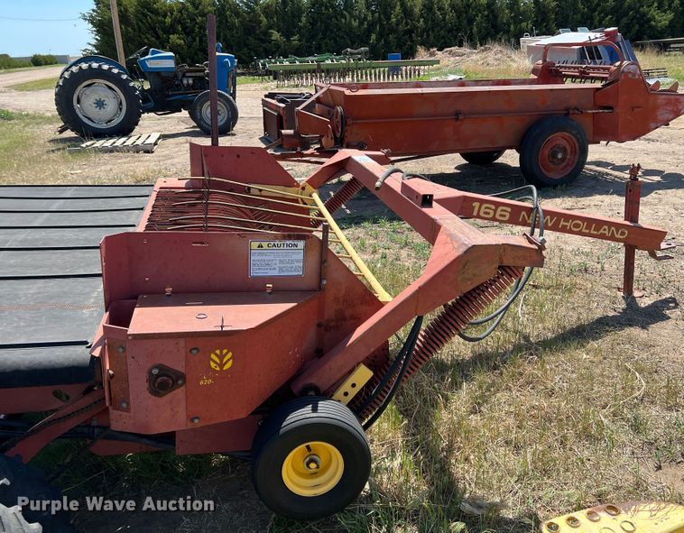 image for item DR1387 New Holland 166  windrow turner