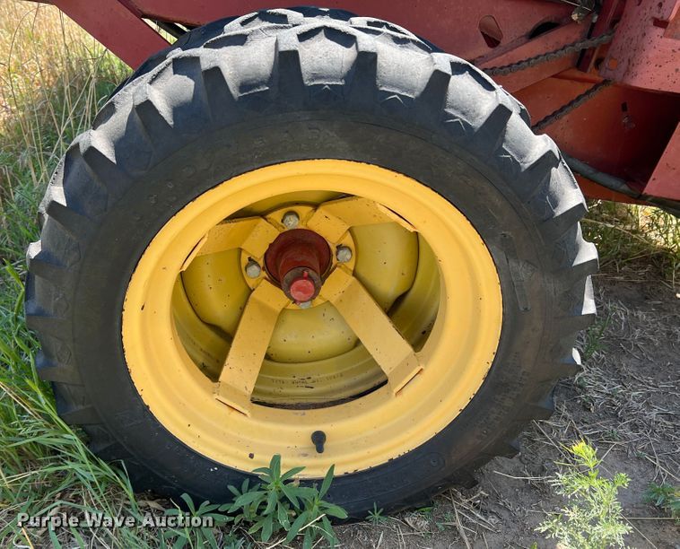 image for item DR1387 New Holland 166  windrow turner