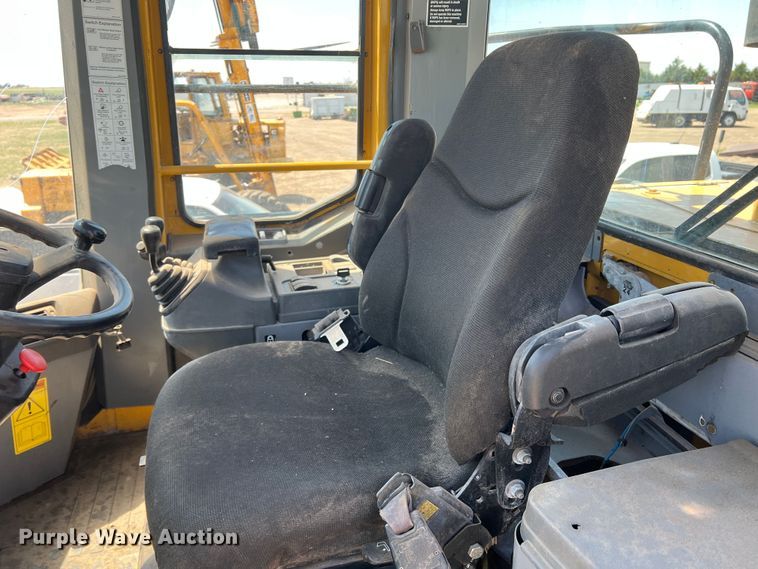 image for item DR1406 Kawasaki 90ZV-2  wheel loader