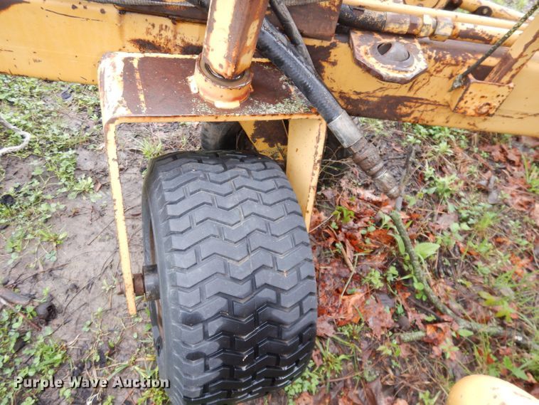 image for item DT9873 1989 Vermeer R23  hay rake