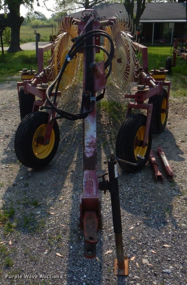 image for item KD9050 New Holland HT154  hay rake