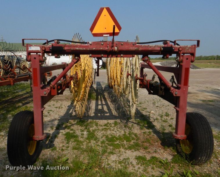 image for item KD9050 New Holland HT154  hay rake