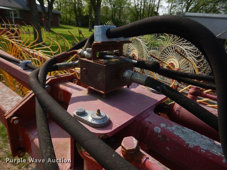 image for item KD9050 New Holland HT154  hay rake