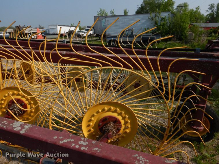 image for item KD9050 New Holland HT154  hay rake