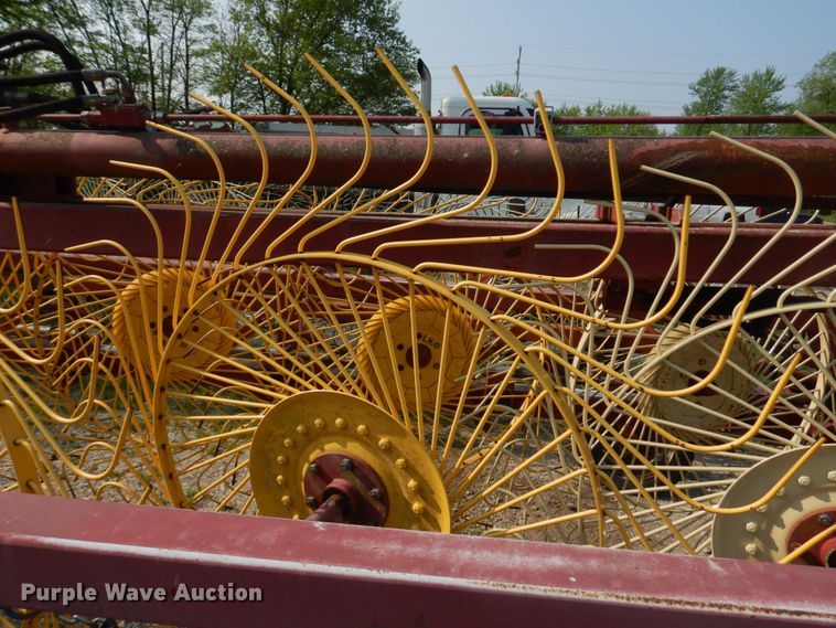 image for item KD9050 New Holland HT154  hay rake