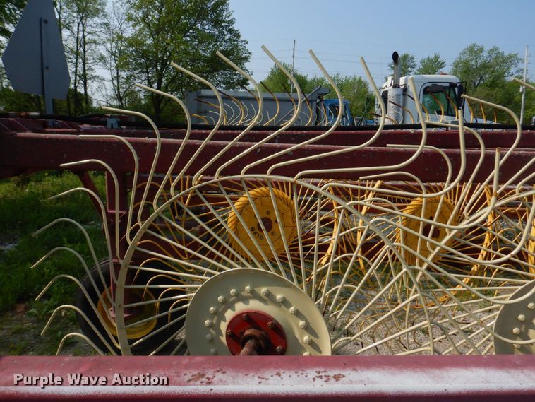 image for item KD9050 New Holland HT154  hay rake