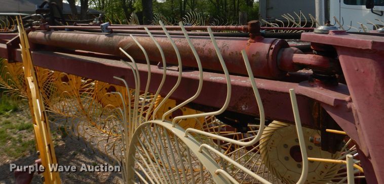image for item KD9050 New Holland HT154  hay rake
