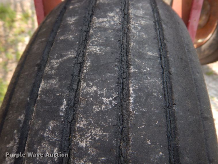 image for item KD9050 New Holland HT154  hay rake