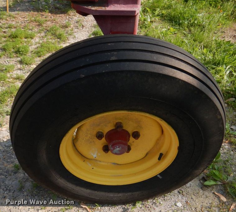 image for item KD9050 New Holland HT154  hay rake