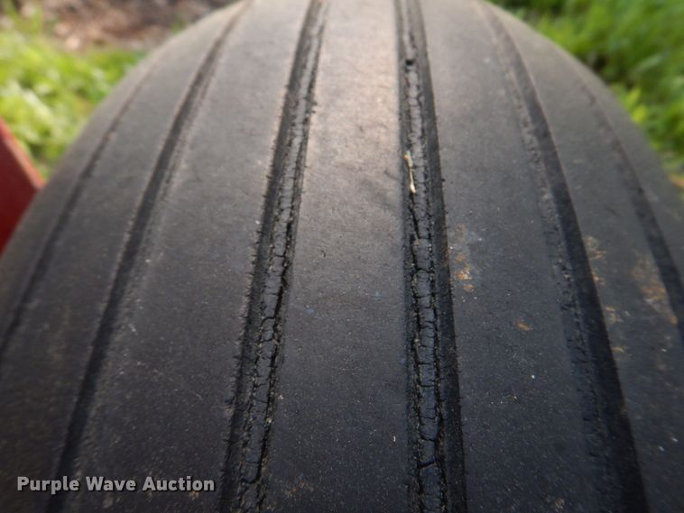 image for item KD9050 New Holland HT154  hay rake