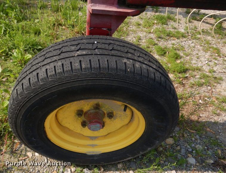 image for item KD9050 New Holland HT154  hay rake