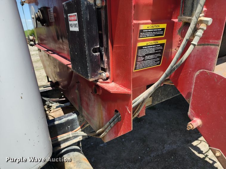 image for item KF9005 1985 International 2155  feed mixer truck