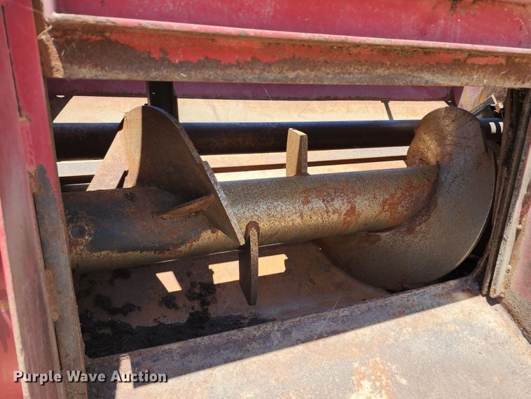 image for item KF9005 1985 International 2155  feed mixer truck