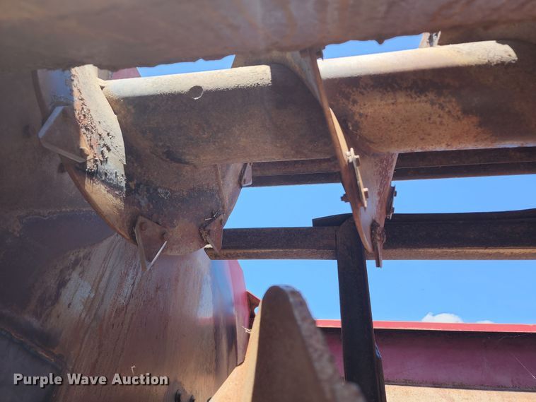 image for item KF9005 1985 International 2155  feed mixer truck