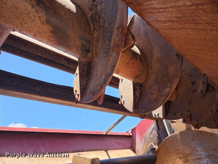 image for item KF9005 1985 International 2155  feed mixer truck