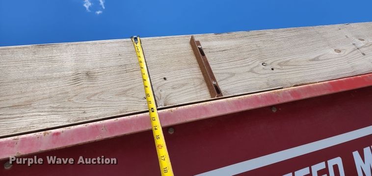 image for item KF9005 1985 International 2155  feed mixer truck