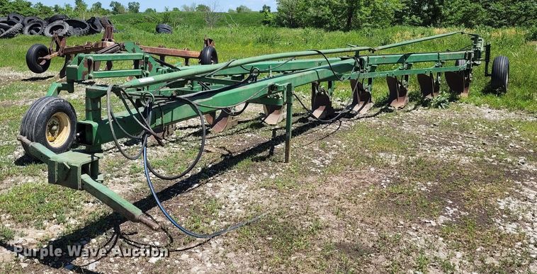 image for item KF9012 John Deere  eight bottom plow