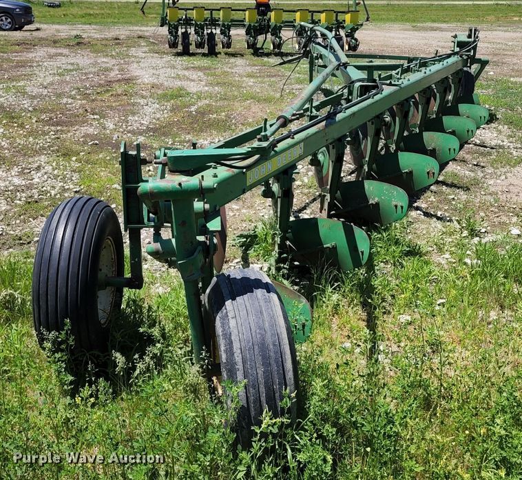 image for item KF9012 John Deere  eight bottom plow