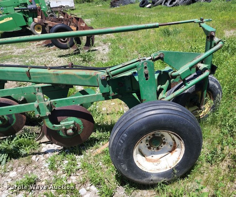 image for item KF9012 John Deere  eight bottom plow
