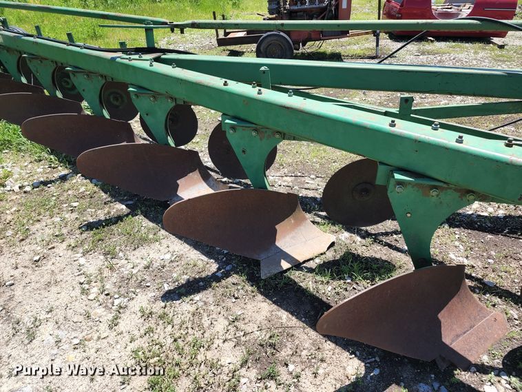 image for item KF9012 John Deere  eight bottom plow