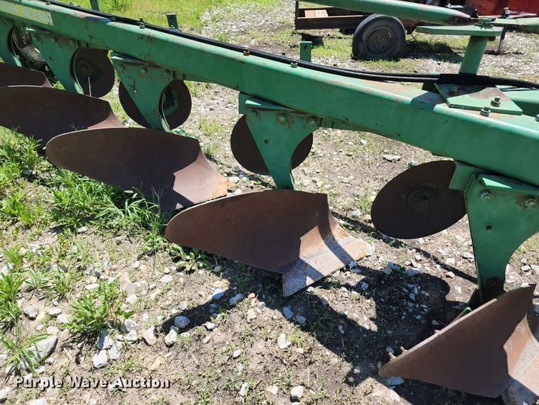 image for item KF9012 John Deere  eight bottom plow