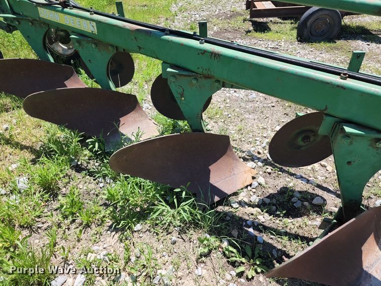 image for item KF9012 John Deere  eight bottom plow
