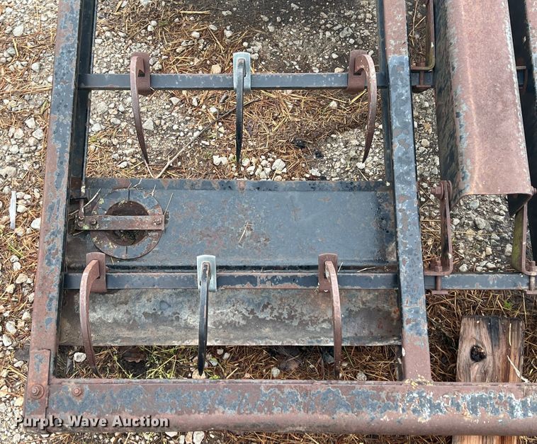 image for item KN9550 Farm Hand H118A  bale accumulator grapple