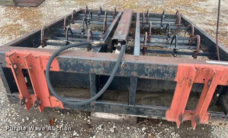 image for item KN9550 Farm Hand H118A  bale accumulator grapple