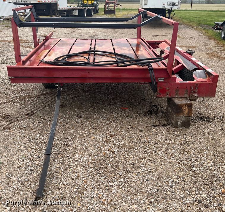 image for item KN9551 Hoelscher 1000  bale accumulator