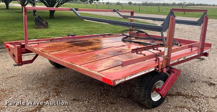 image for item KN9551 Hoelscher 1000  bale accumulator