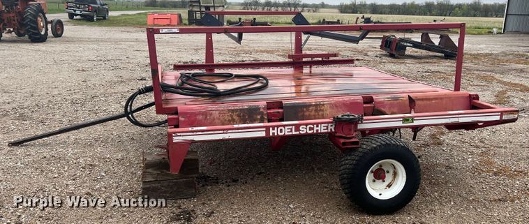 image for item KN9551 Hoelscher 1000  bale accumulator