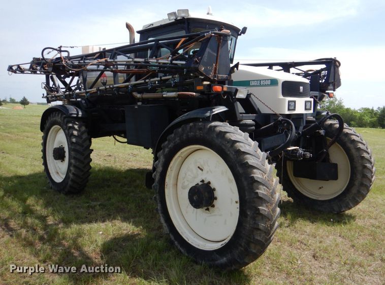 image for item KP9081 Willmar Eagle 8500  sprayer