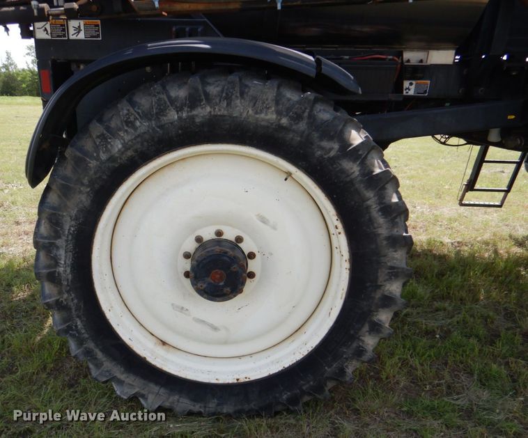 image for item KP9081 Willmar Eagle 8500  sprayer