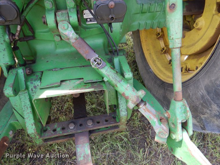 image for item KP9082 1988 John Deere 4650  MFWD tractor