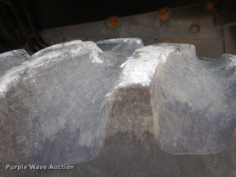 image for item KP9082 1988 John Deere 4650  MFWD tractor