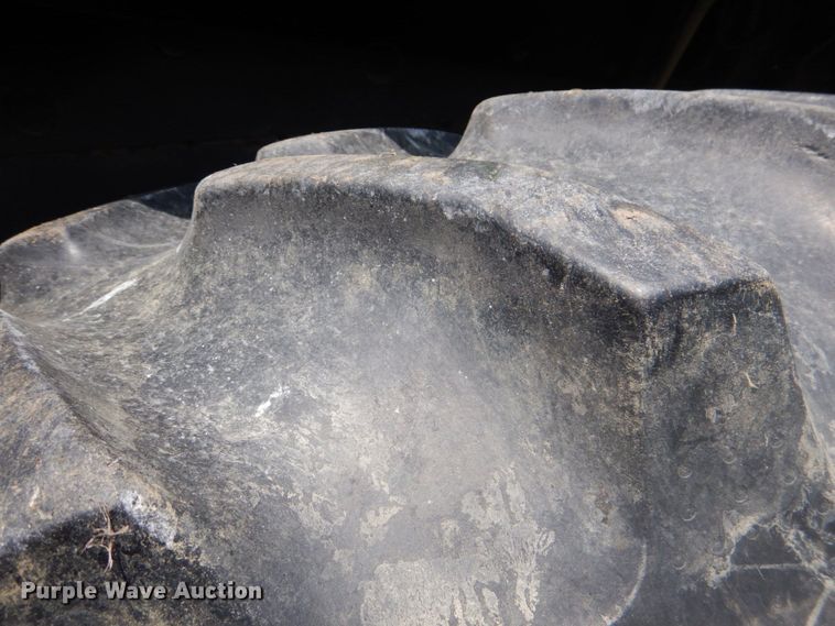 image for item KP9082 1988 John Deere 4650  MFWD tractor