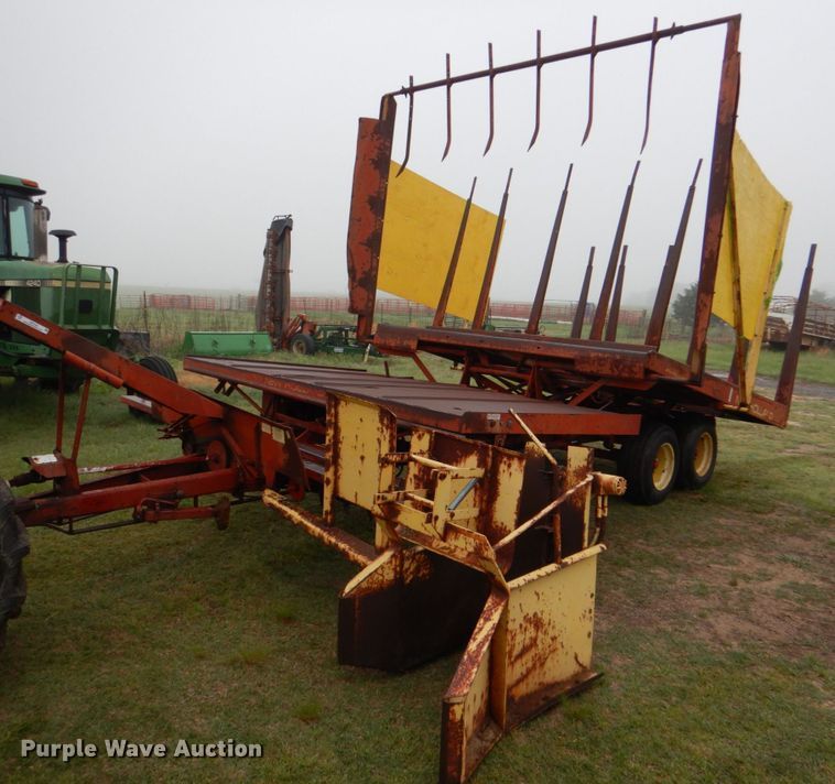 image for item KP9150 New Holland Stackliner 1033  bale stacker