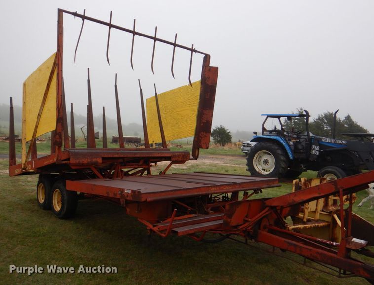 image for item KP9150 New Holland Stackliner 1033  bale stacker